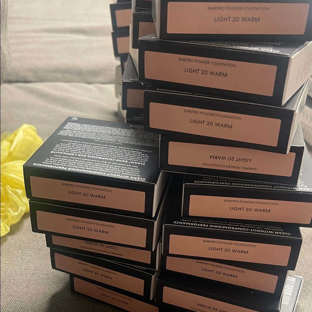 Powder Foundation - Light 20 Warm